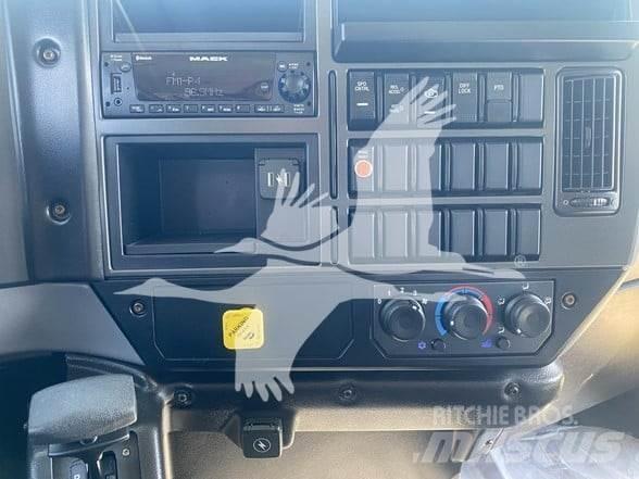 Mack MD6 Sklápače
