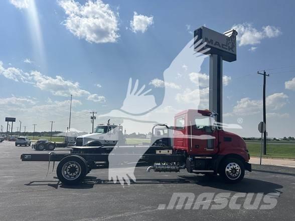 Mack MD6 Nákladné vozidlá bez nadstavby