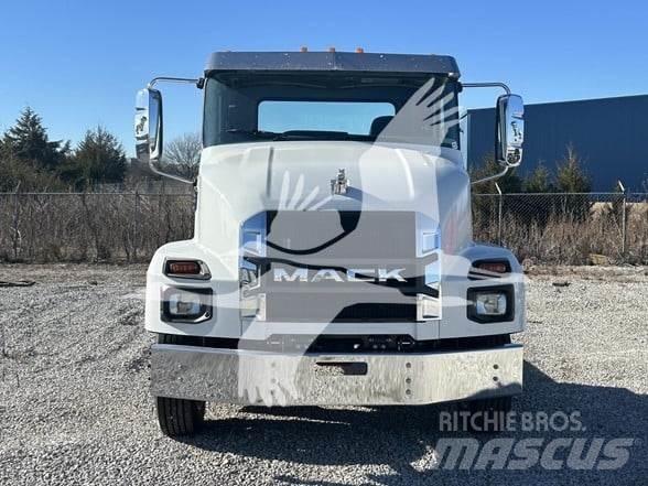 Mack MD6 Nákladné vozidlá bez nadstavby