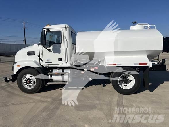Mack MD6 Cisternové nákladné vozidlá