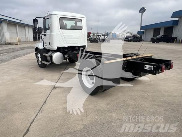 Mack MD6 Nákladné vozidlá bez nadstavby