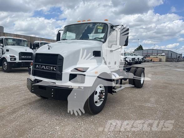 Mack MD6 Nákladné vozidlá bez nadstavby