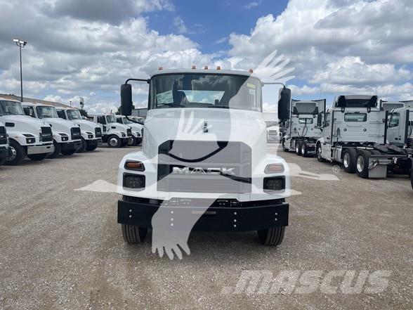 Mack MD6 Nákladné vozidlá bez nadstavby