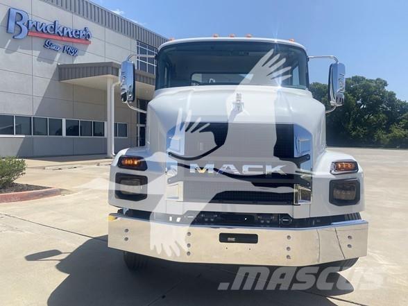 Mack MD6 Nákladné vozidlá bez nadstavby
