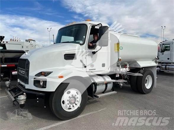 Mack MD7 Cisternové nákladné vozidlá