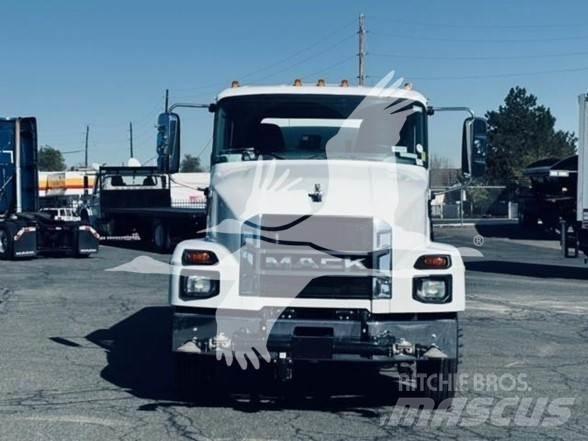 Mack MD7 Cisternové nákladné vozidlá