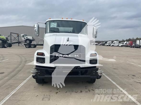 Mack MD7 Cisternové nákladné vozidlá