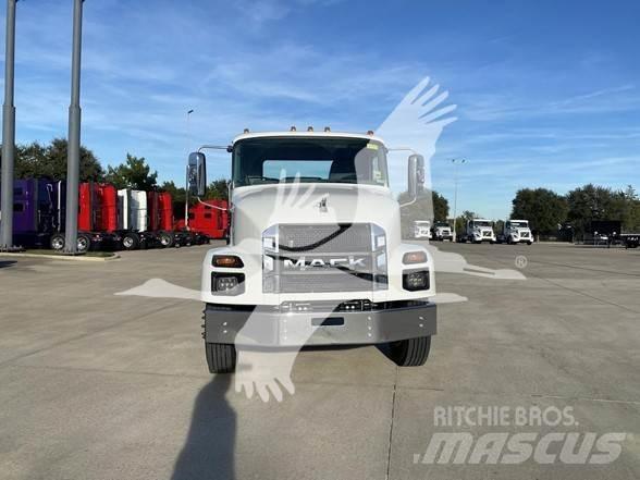 Mack MD7 Nákladné vozidlá bez nadstavby