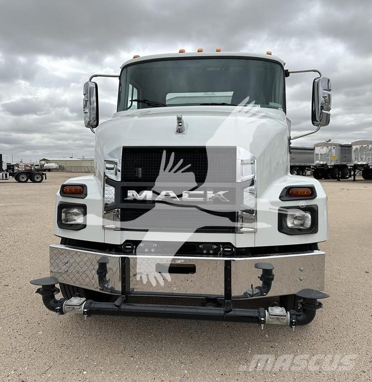 Mack MD7 Cisternové nákladné vozidlá