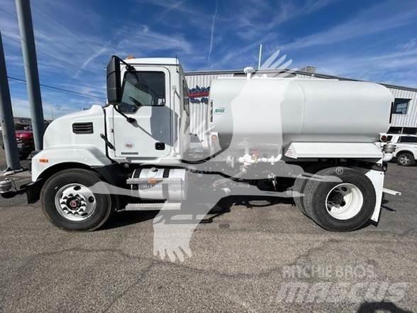Mack MD7 Cisternové nákladné vozidlá
