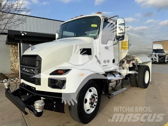 Mack MD7 Cisternové nákladné vozidlá