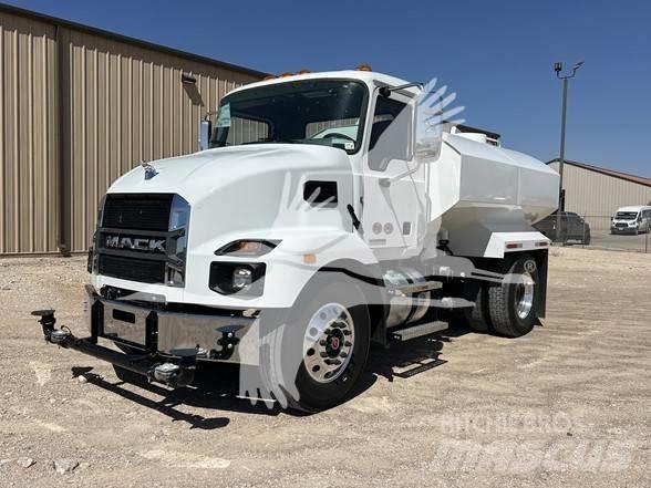 Mack MD7 Cisternové nákladné vozidlá