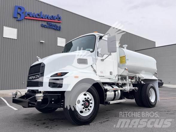 Mack MD7 Cisternové nákladné vozidlá