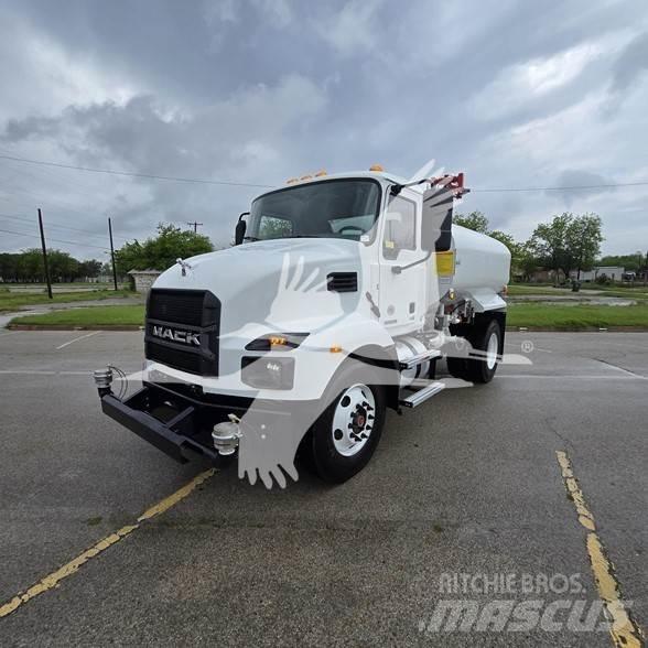 Mack MD7 Cisternové nákladné vozidlá
