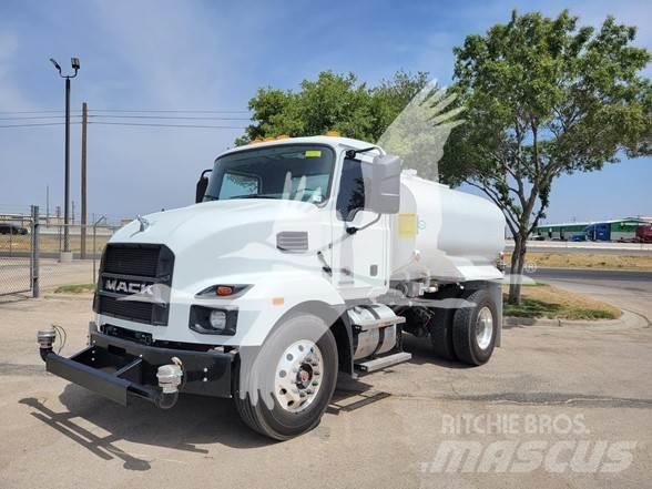 Mack MD7 Cisternové nákladné vozidlá