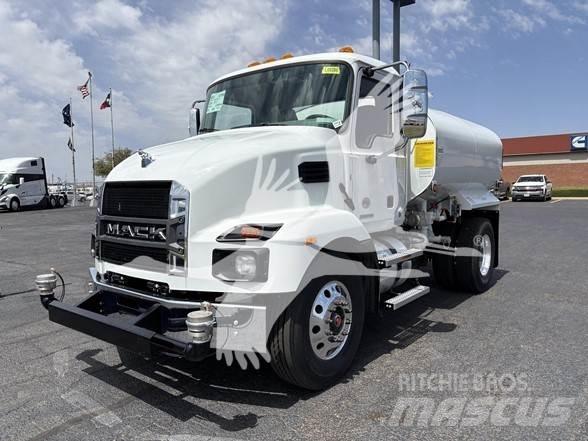Mack MD7 Cisternové nákladné vozidlá