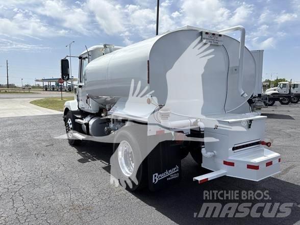 Mack MD7 Cisternové nákladné vozidlá