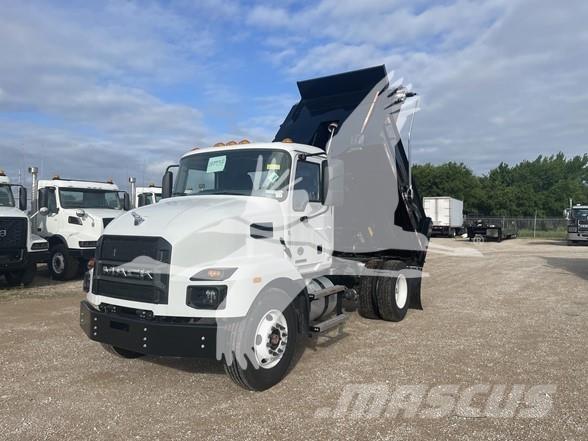 Mack MD7 Sklápače