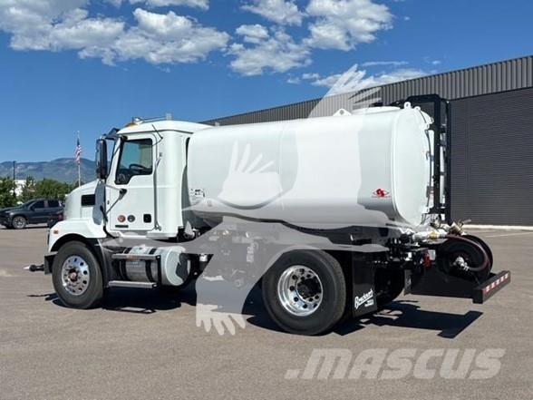Mack MD7 Cisternové nákladné vozidlá