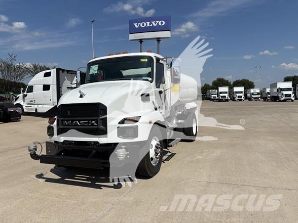 Mack MD7 Cisternové nákladné vozidlá