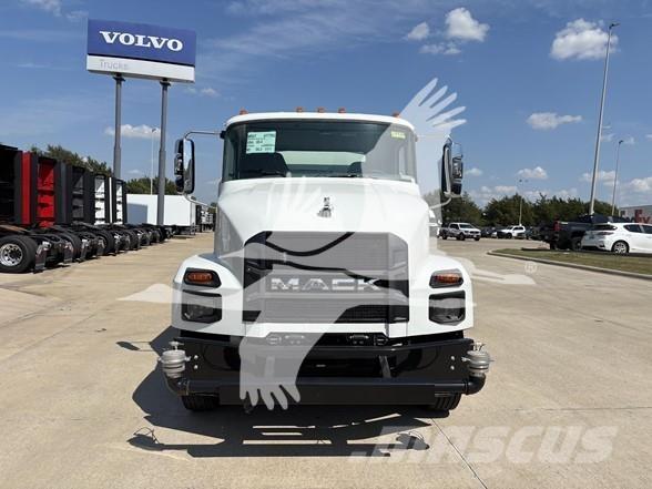 Mack MD7 Cisternové nákladné vozidlá