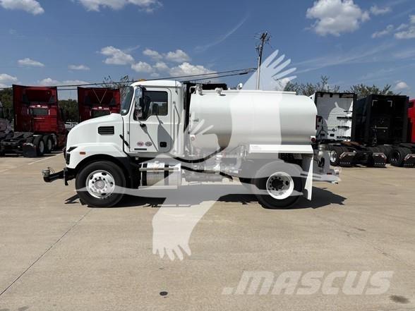 Mack MD7 Cisternové nákladné vozidlá