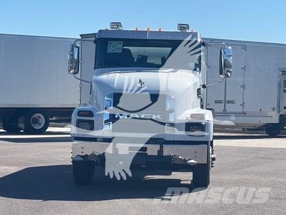 Mack MD7 Cisternové nákladné vozidlá