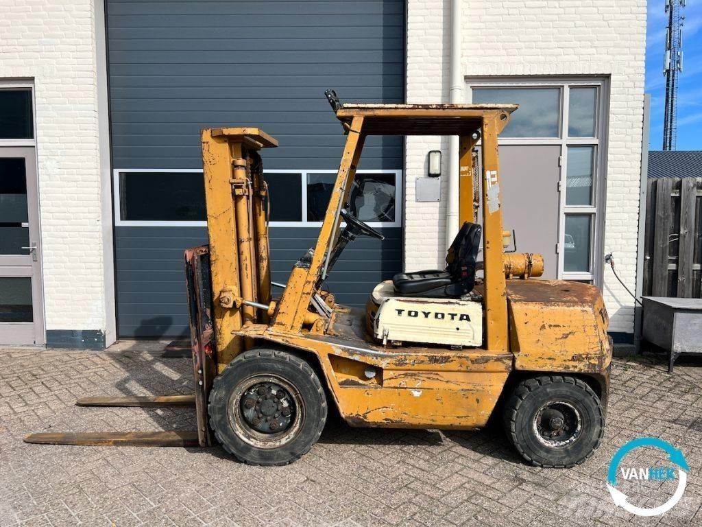 Toyota 3FD30 3FD30 Dieselové vozíky