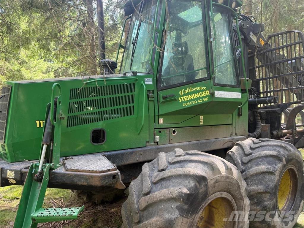 John Deere 1110 D Lesné traktory