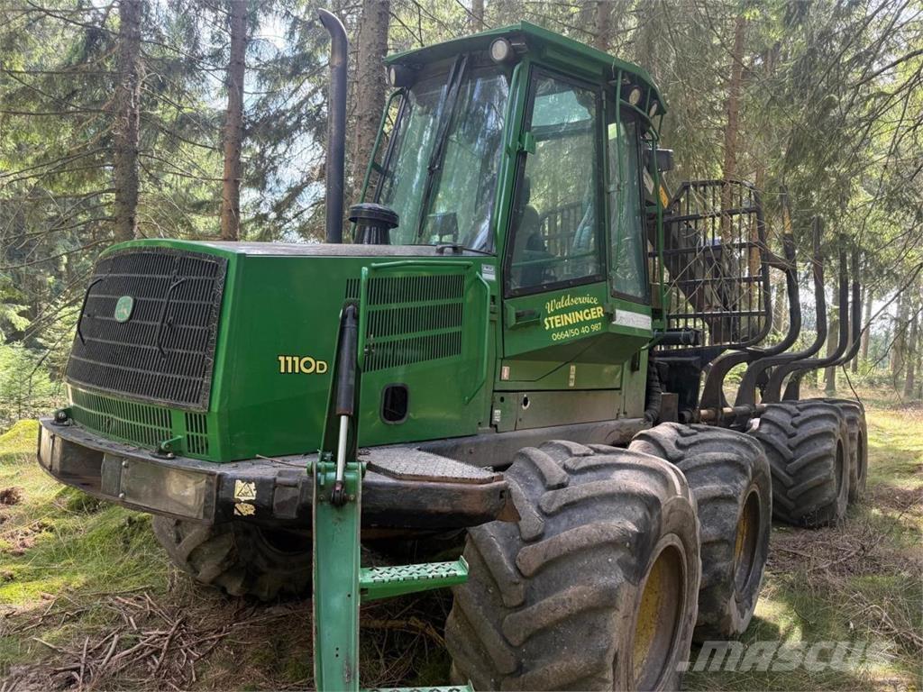 John Deere 1110 D Lesné traktory