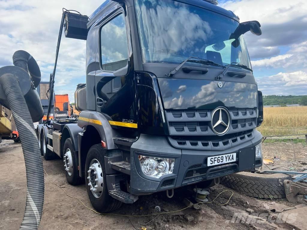 Mercedes-Benz 3240 Hákový nosič kontajnerov