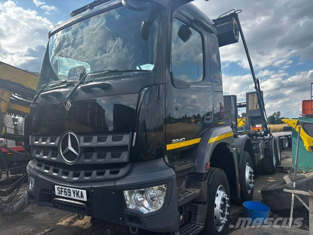 Mercedes-Benz 3240 Hákový nosič kontajnerov