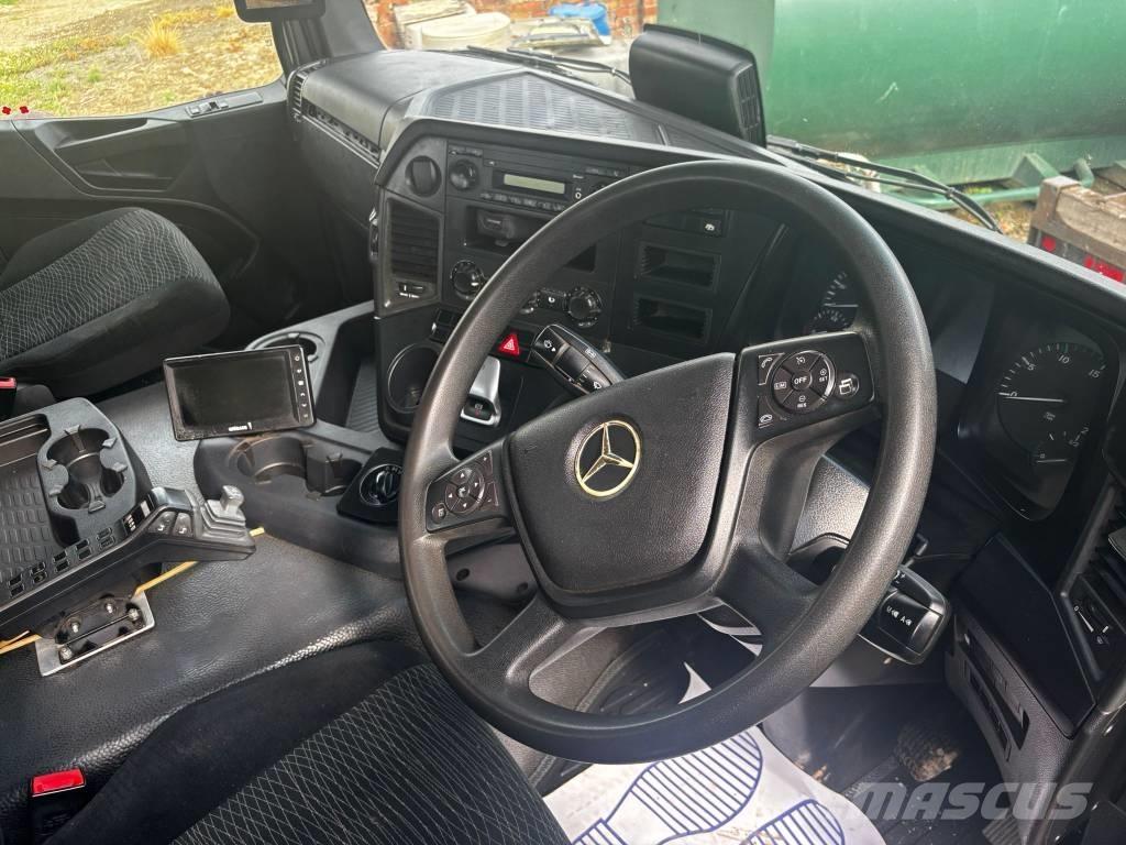 Mercedes-Benz 3240 Hákový nosič kontajnerov