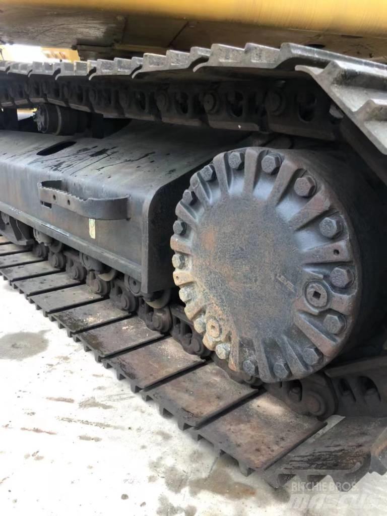 CAT 323 D Pásové rýpadlá