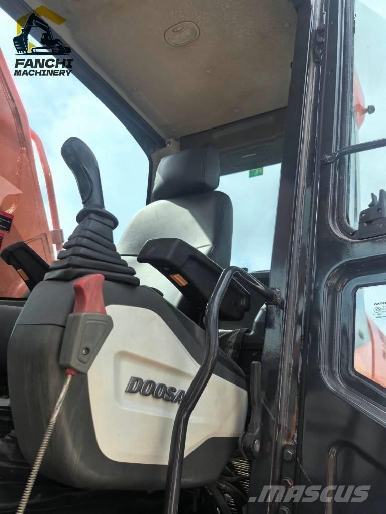 Doosan 360 Pásové rýpadlá