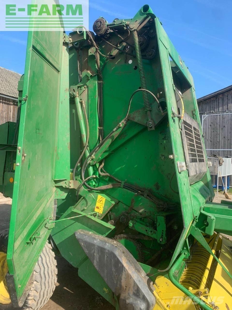John Deere 592C Lisy na hranaté balíky