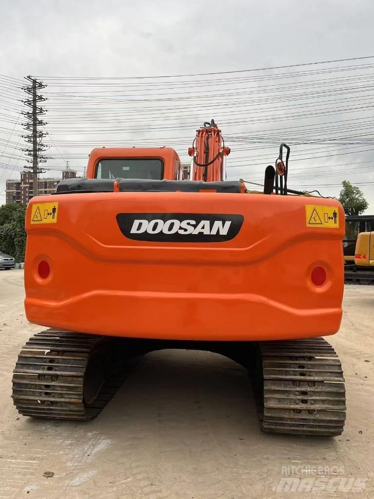 Doosan DX 140 Pásové rýpadlá