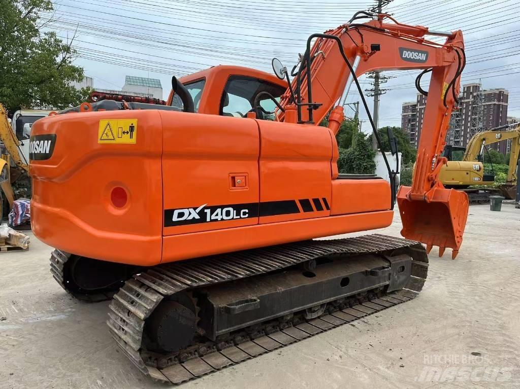 Doosan DX 140 Pásové rýpadlá