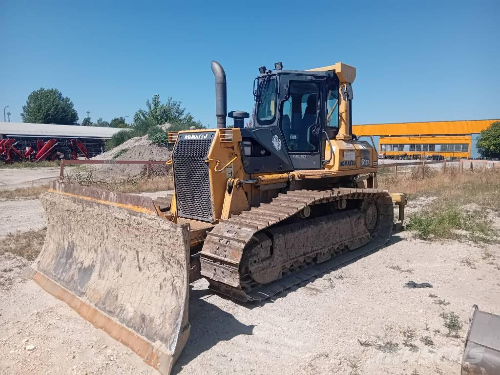 Komatsu D 61 EX-15 Pásové dozéry