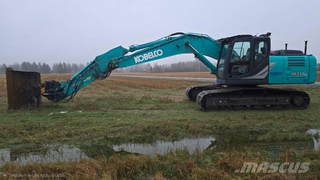 Kobelco SK 210 LC-11 Pásové rýpadlá