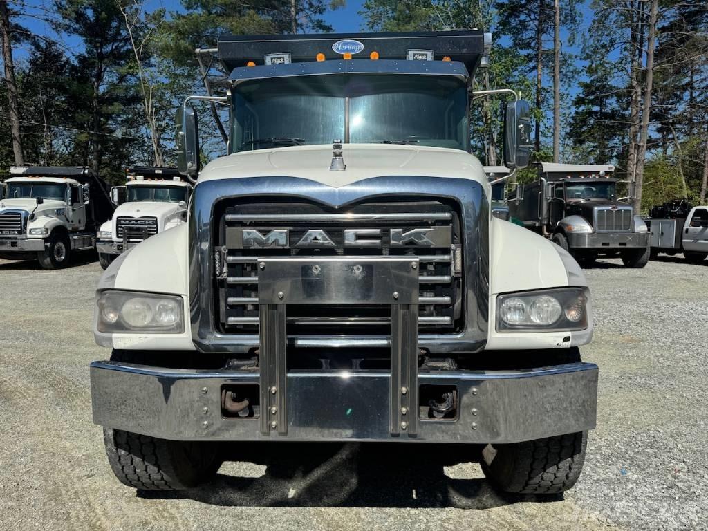 Mack GU713 Sklápače