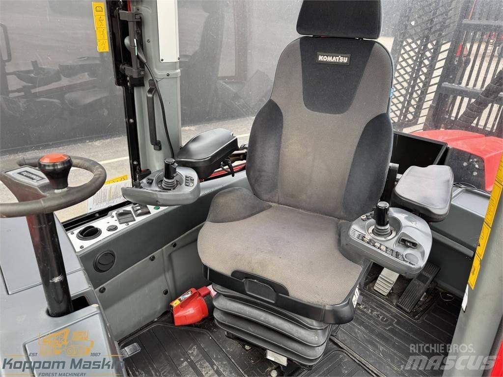 Komatsu 875 Lesné traktory