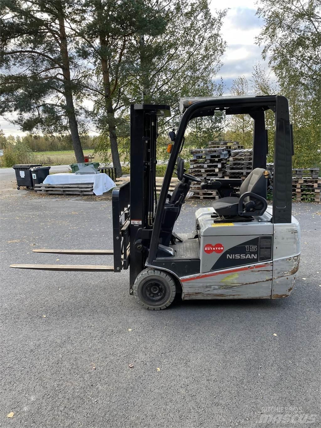 Nissan 15 Akumulátorové vozíky