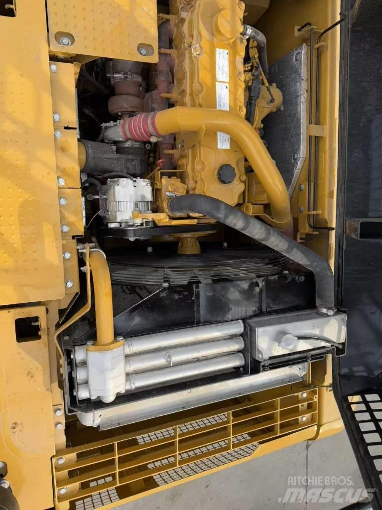 CAT 330d2 Pásové rýpadlá