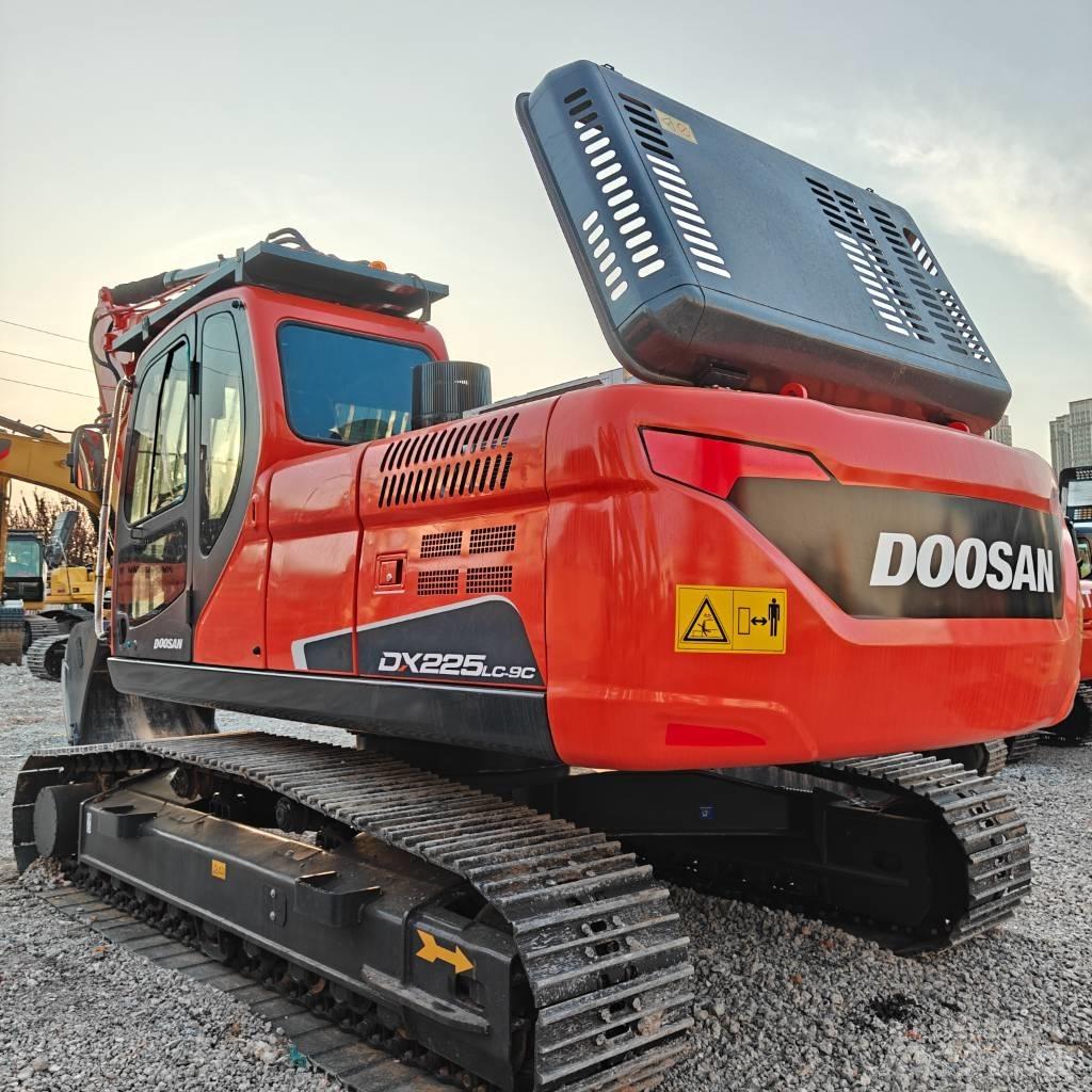 Doosan DX225LC-9C Pásové rýpadlá