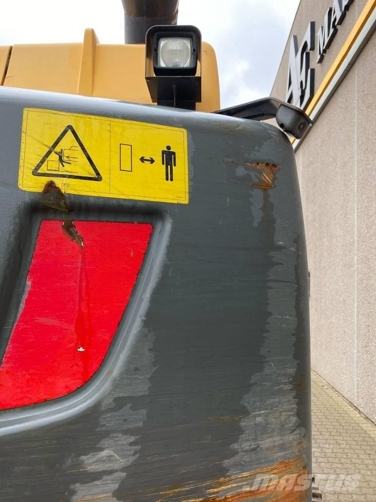 Volvo EC 300 D L Pásové rýpadlá