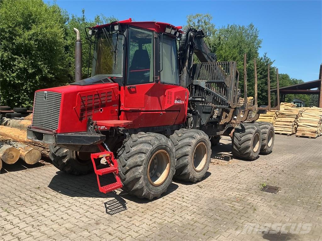Komatsu 840 TX Lesné traktory