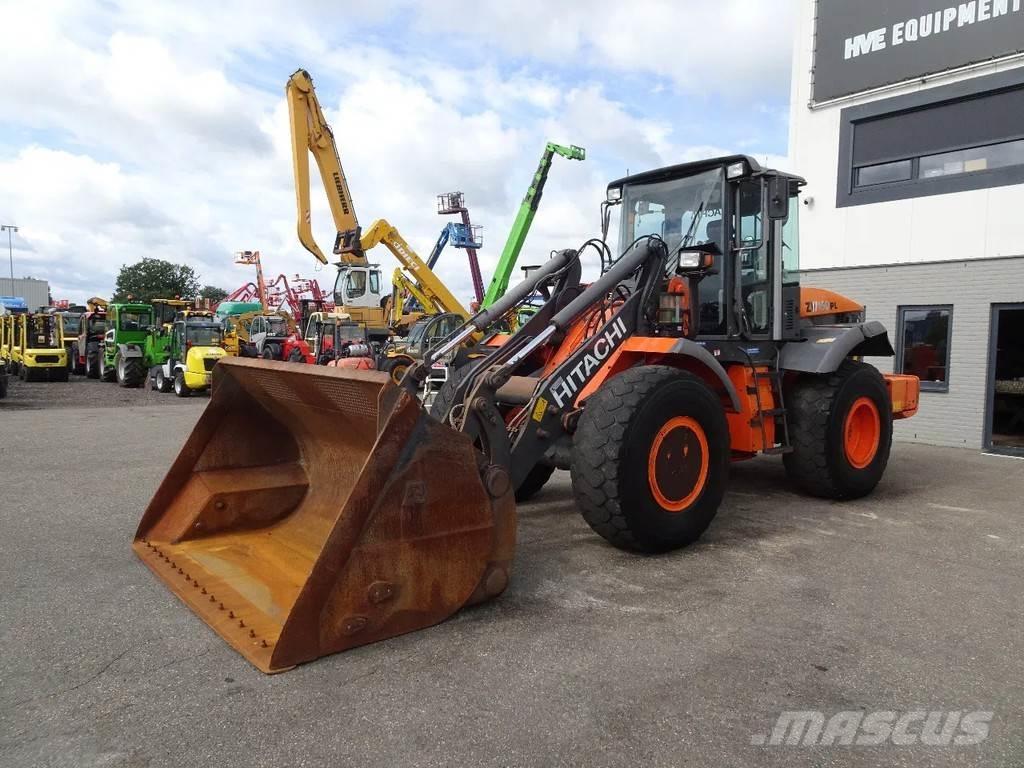 Hitachi ZW150 Kolesové nakladače