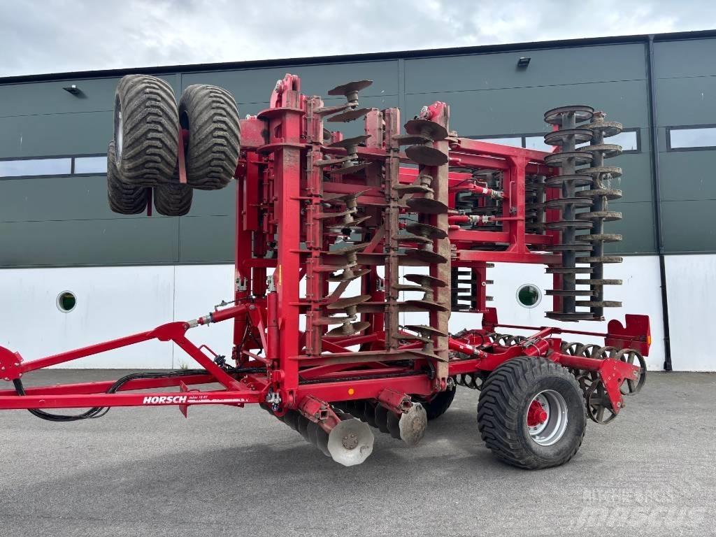 Horsch Joker 10 RT Tanierové brány