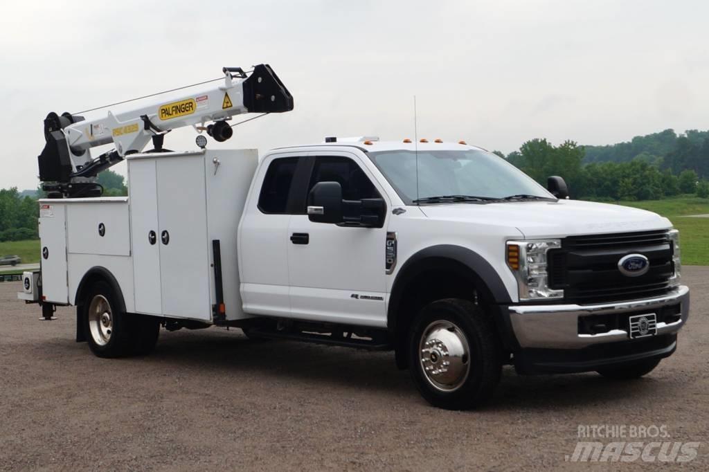 Ford F 550 XL SD Pásové žeriavy